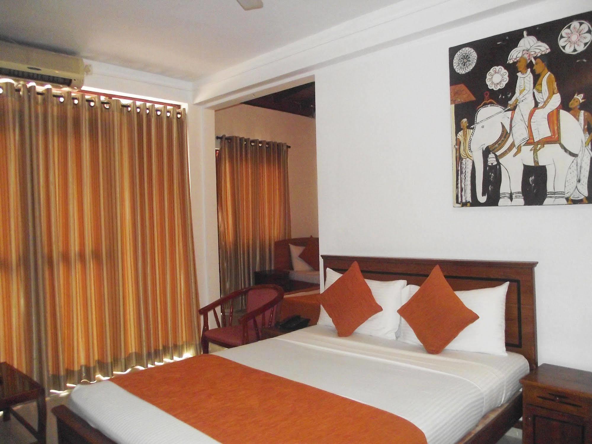Hotel Gangaaddara Kandy Eksteriør billede